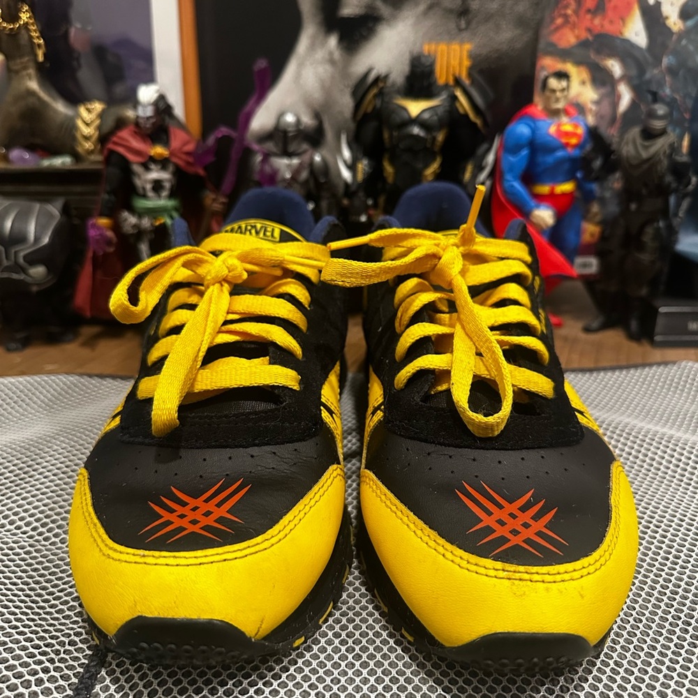 Reebok Wolverine X-Men Classic Leather Sneakers Size 9 - Picture 3 of 11